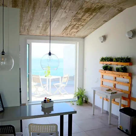 Durmiendo Sobre El Mar, Vivienda Riscos * Telde