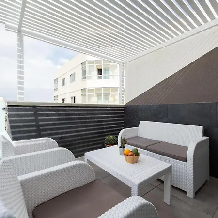 Durmiendo Sobre El Mar, Vivienda Riscos * Тельде